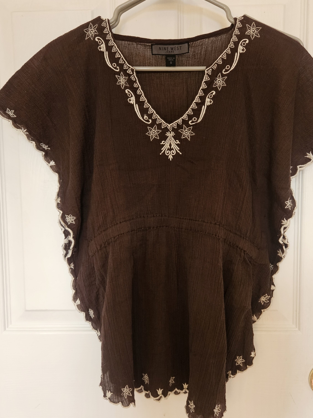 Nine West Brown Short-Sleeve Embroidered V-Neck Blouse